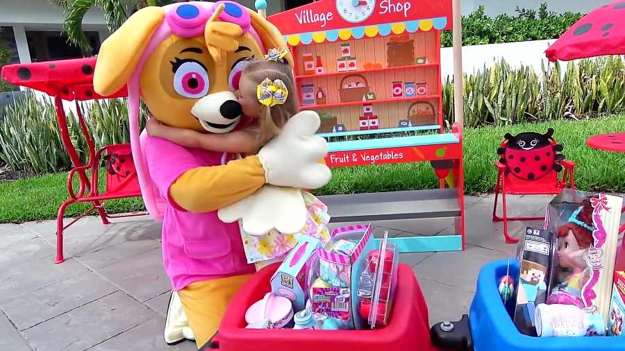 ماجراهای دیانا و روما - بازی پرنسس دیانا در مغازه اسباب بازی فروشی